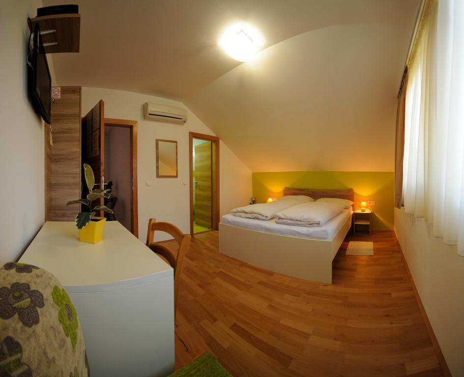 Rooms Jana Szluin Kültér fotó