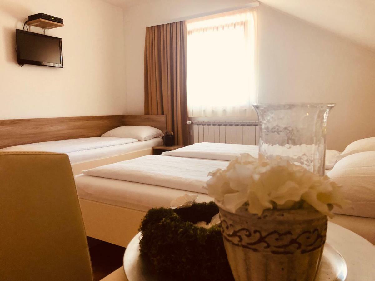 Rooms Jana Szluin Kültér fotó